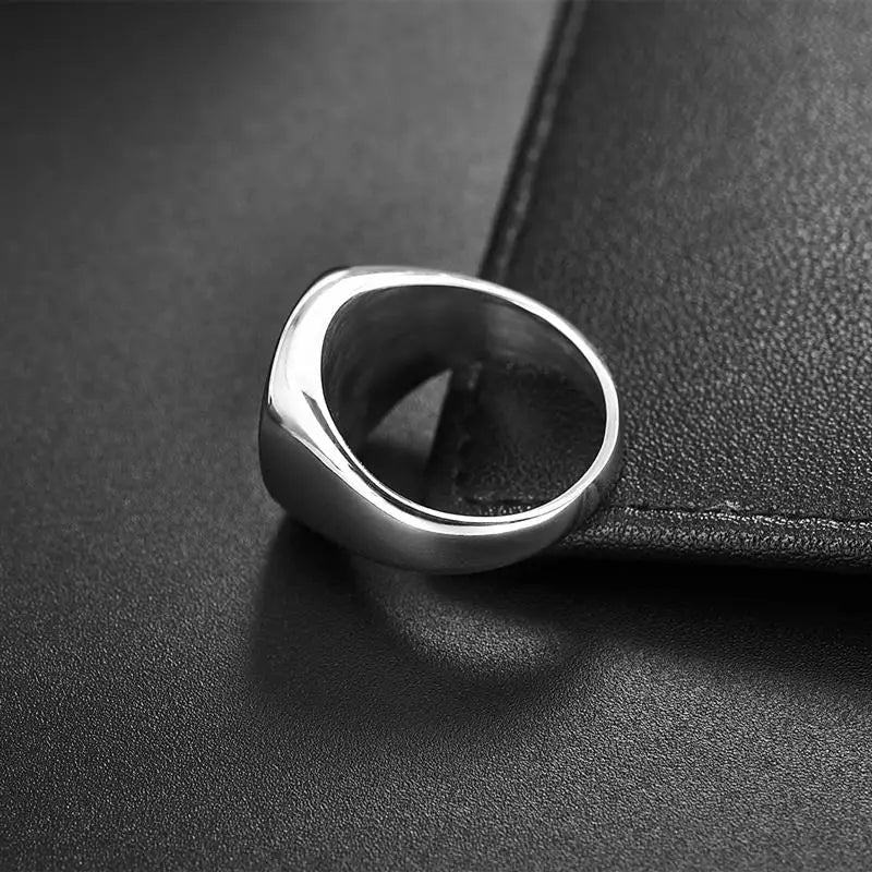 Anillo de sello negro con parte superior plana