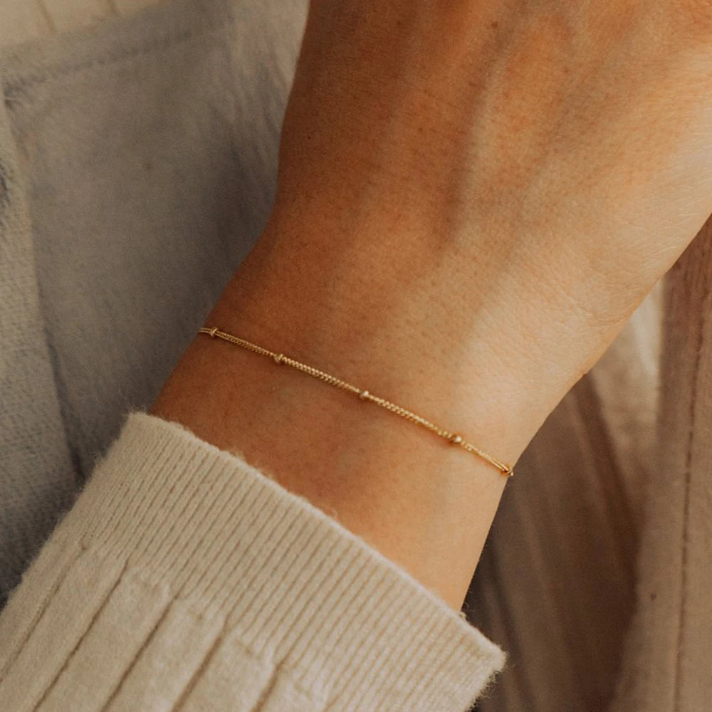 Pulsera de cuentas finas