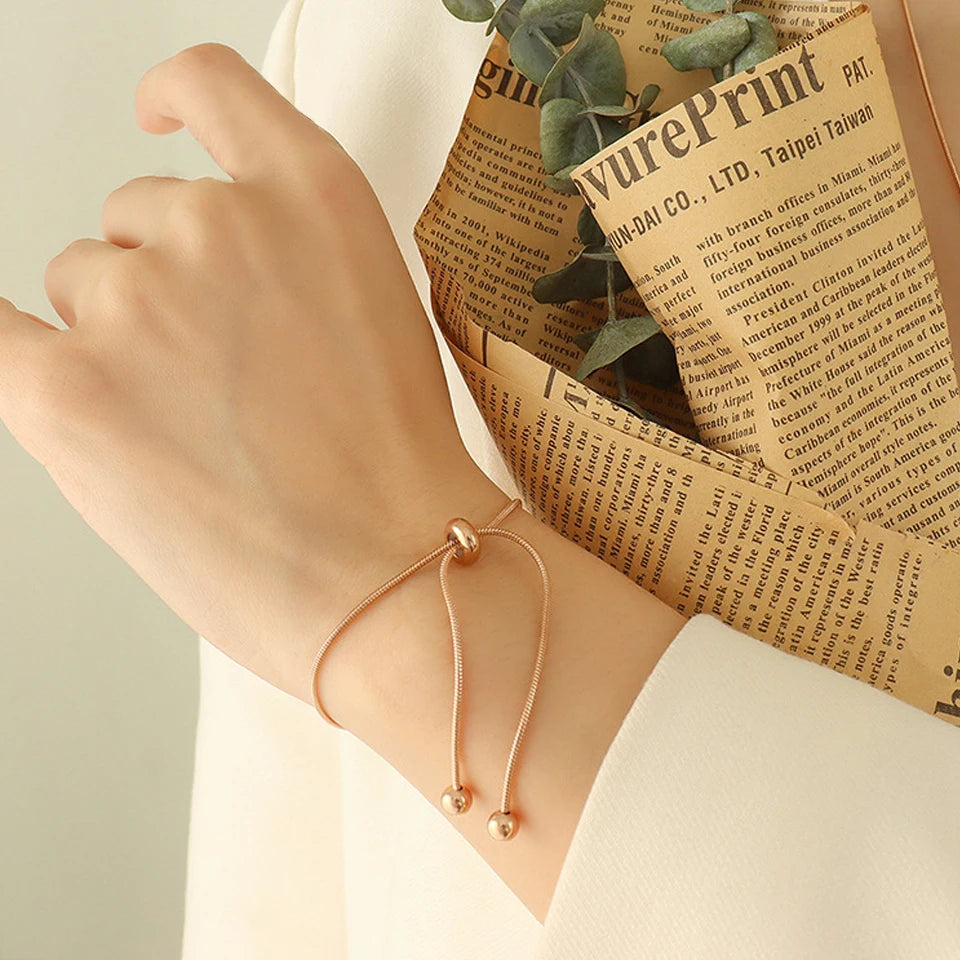 Pulsera extraíble ajustable.